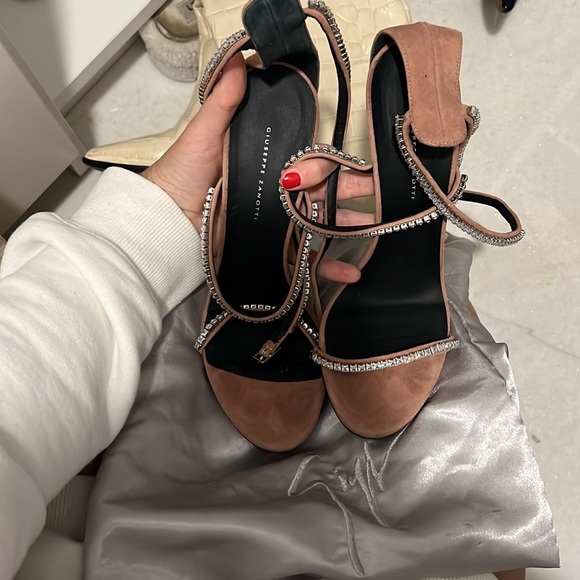 giuseppe zanotti crystal heels - Picture 13 of 14